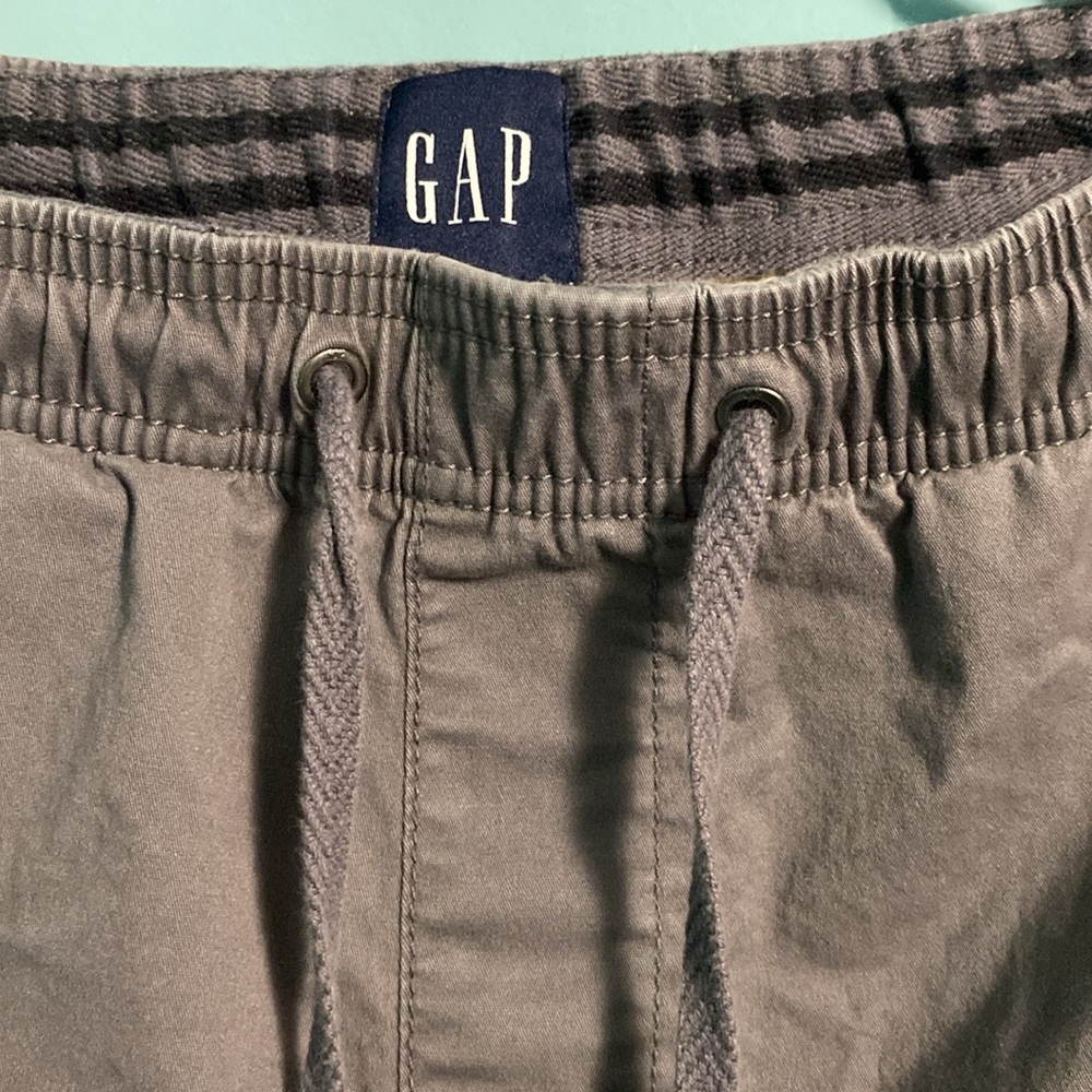 GAP Men's Essential Jogger Pant - Picture 2 of 3